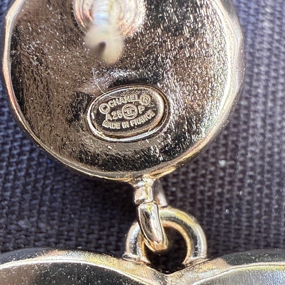 Chanel 25P CC Logo Black Metal Resin Gold Tone Stud White Pearl Pendant Earrings - Picture 16 of 16